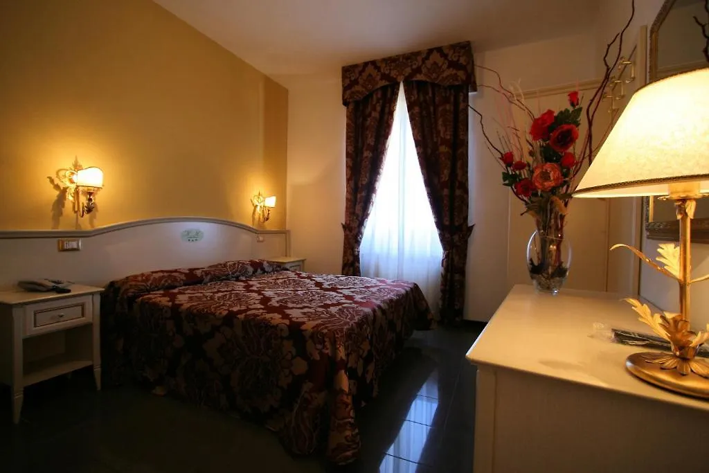 Hotel La Meridiana أنغياري 3*,  إيطاليا